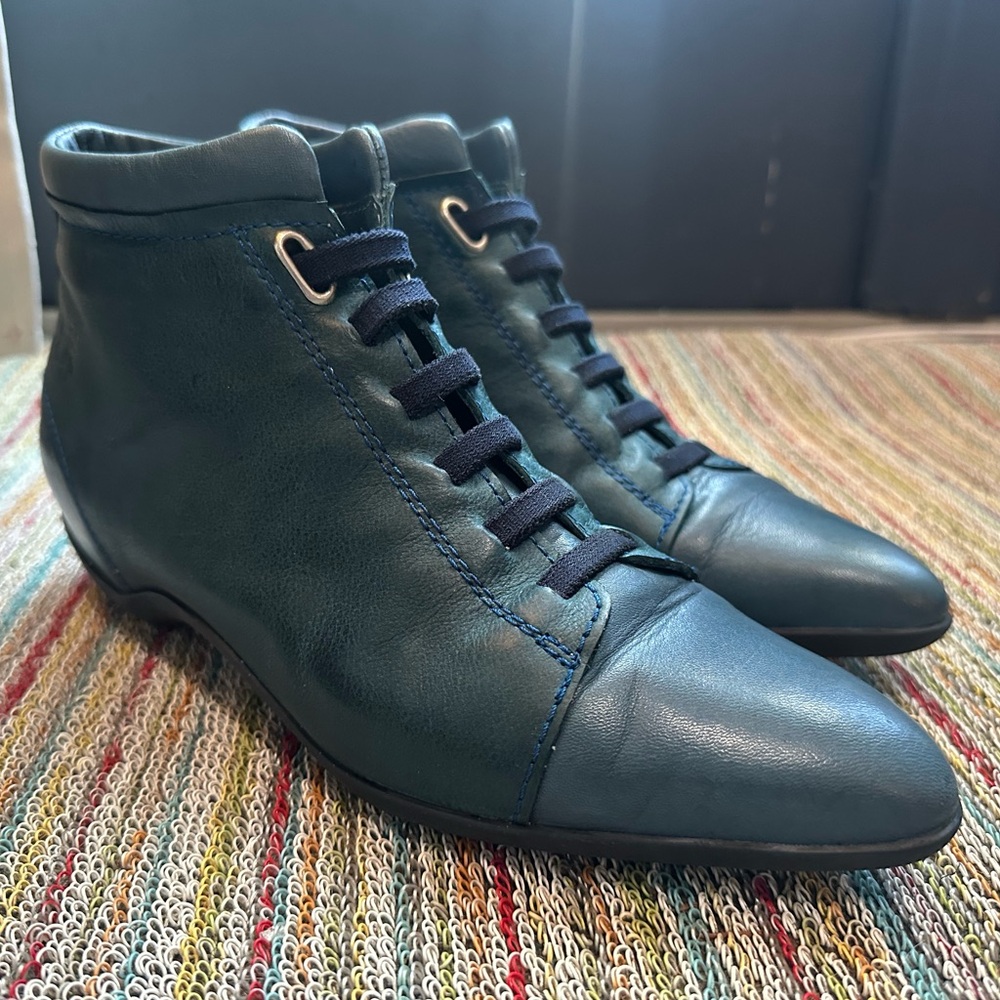 Fluevog EXCELLENT Power Up Endurance two blues leather padded ankle boot -6.5/7 - Picture 2 of 16
